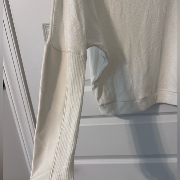 NWT Express Sweater - Picture 3 of 7